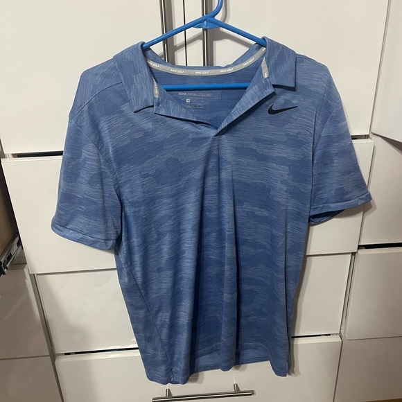 Never Worn Nike Golf Shirts - Picture 4 of 7